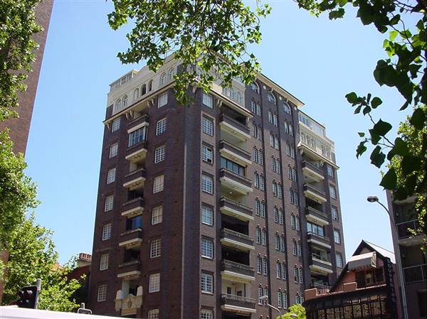 Apartment Buildings in Potts Point (10/03/2013 2:54:40 PM)
