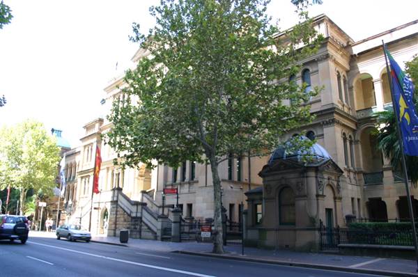 Sydney CBD - Macquarie Street (10/03/2013 10:04:24 PM)