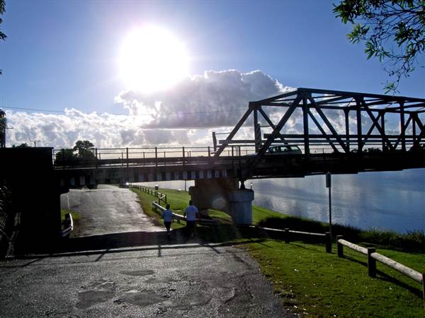 Taree (11/03/2013 5:54:39 AM)