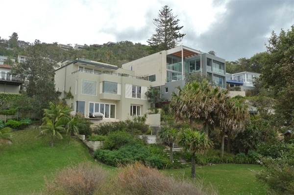 Whale Beach Mansions (11/03/2013 10:01:54 AM)