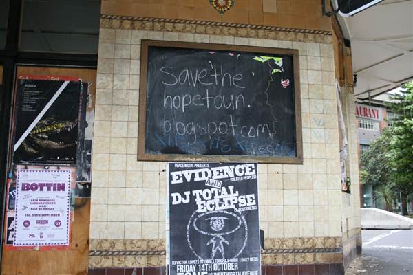 Bourke Street (11/03/2013 12:51:18 PM)
