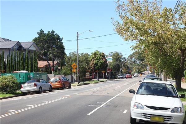 Willoughby residential road (14/03/2013)