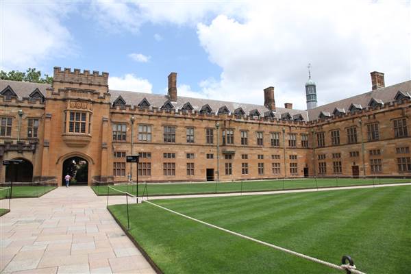 The Quadrangle Building - Sydney University (26/11/2013)