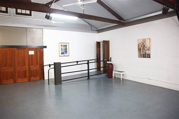Cootamundra Arts Centre - Cootamundra Arts Centre. Great location for production centre or home base. (16/12/2014)