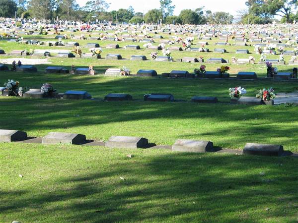 Botany Cemetery (21/08/2015 2:57:06 AM)