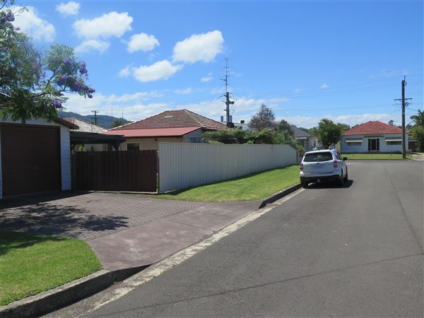 East Corrimal neighbourhood (8/12/2015 - Credits: Peter Hicks)