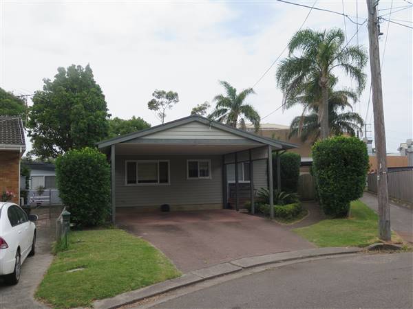 North Narrabeen neighbourhood (9/12/2015 - Credits: Peter Hicks)