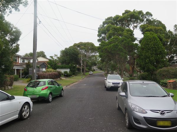Mona Vale neighborhood (8/12/2015 - Credits: Peter Hicks)