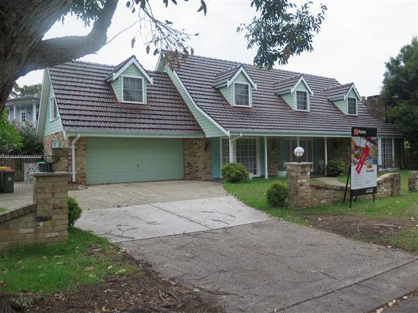 Mona Vale Neighborhood (8/12/2015 - Credits: Peter Hicks)