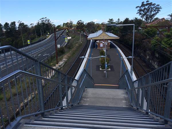 Hazelbrook Railway Station (25/10/2016)