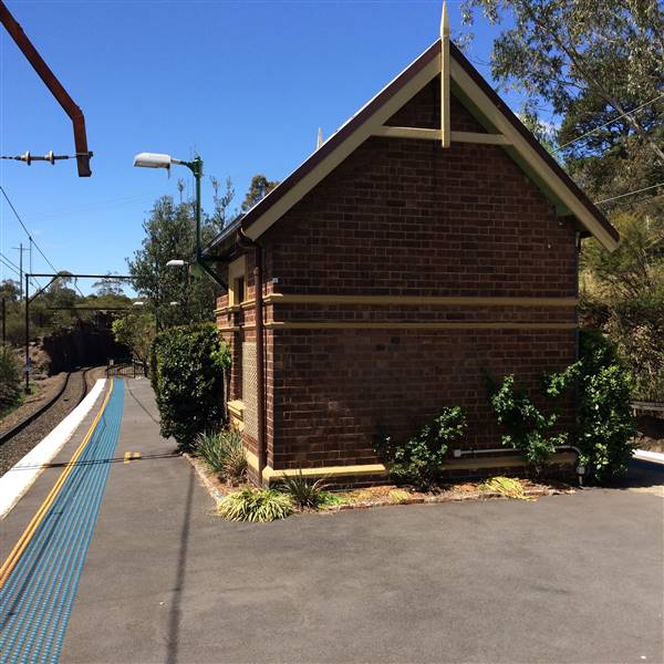 Woodford Railway Station (26/10/2016)