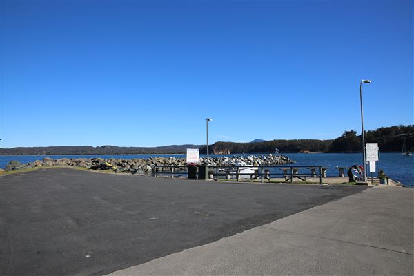 Quarantine Bay Boat Ramp & Beach Cottages (4/08/2018 - Credits: Lisa Scope)