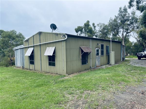 Tobruk Sheep Station - Cottages & surrounds - Summer but usually overcast & glarey. (23/02/2021 - Credits: Cheryl Conway)