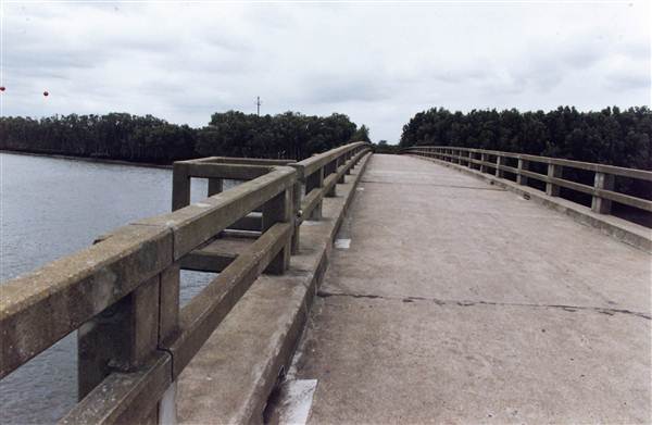 Ash Island Bridge (25/02/2013 11:01:09 PM)