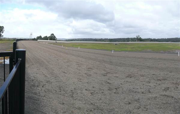 Menangle Park Paceway (28/02/2013 3:22:37 PM)