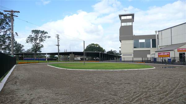 Menangle Park Paceway (28/02/2013 3:37:04 PM)