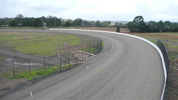 Menangle Park Paceway (28/02/2013 3:40:57 PM)