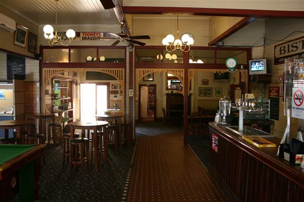 Mount Warning Hotel (28/02/2013 4:16:01 PM)