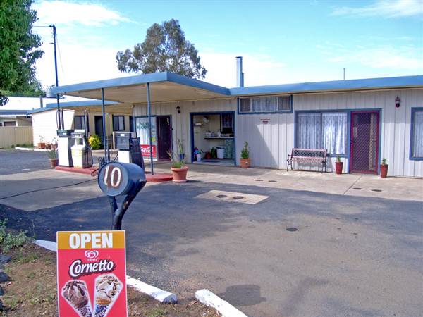 Black Stump Motel, Coolah (1/03/2013 10:27:53 AM)