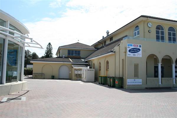 BONDI BEACH BUILDINGS (1/03/2013 11:02:44 AM)