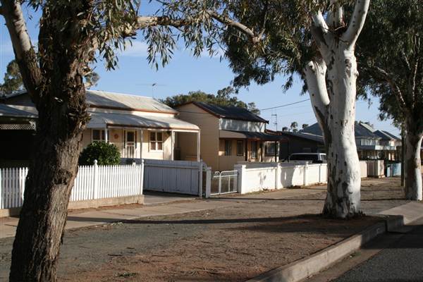 Broken Hill - Houses (1/03/2013 6:50:35 PM)