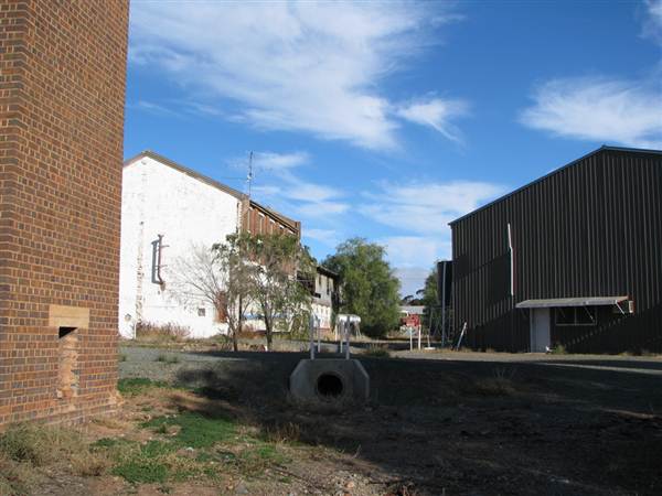 Flour Mill - West Wyalong (4/03/2013 3:11:12 PM)