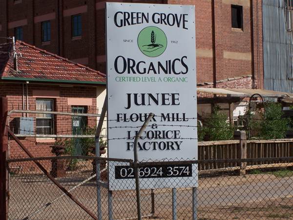 Junee Licorice and Chocolate Factory (5/03/2013 11:23:56 PM)