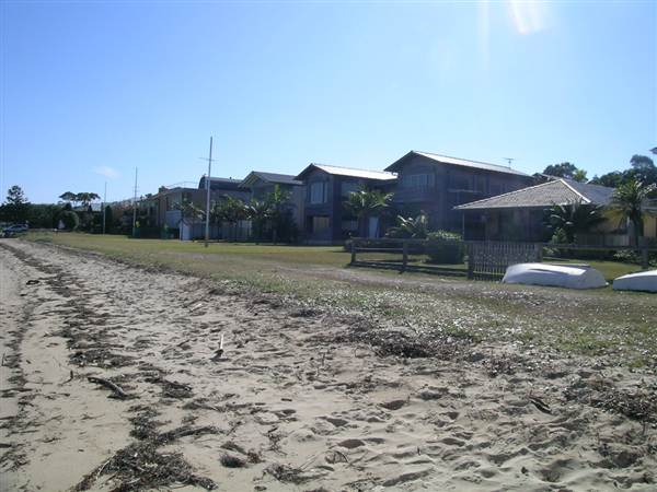 Sandy Beach (6/03/2013 11:39:42 PM)