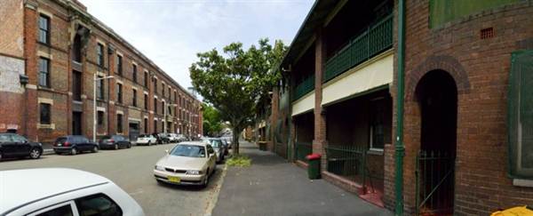 Millers Point - Windmill St (7/03/2013 11:25:24 PM)