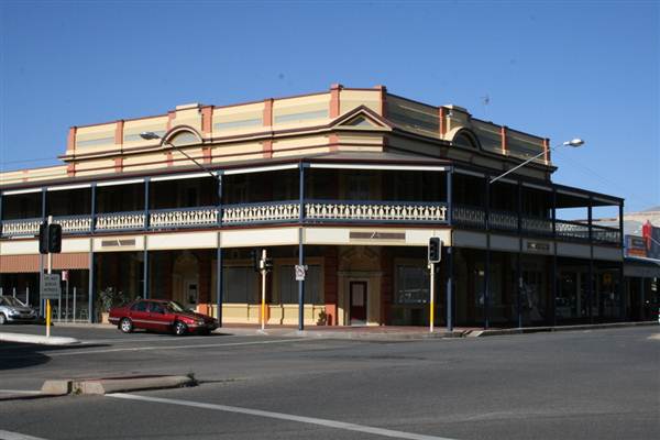 The Astra Hotel (8/03/2013 11:43:27 PM)