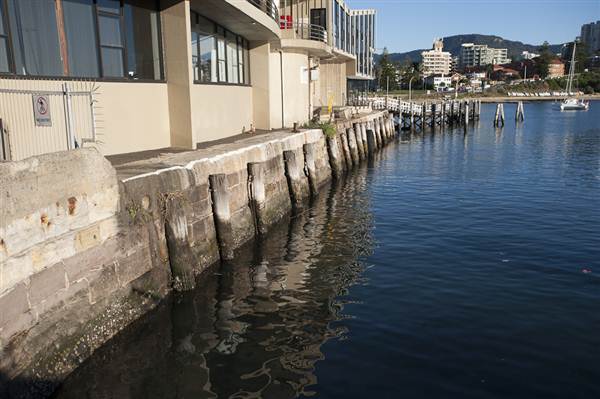 Wollongong Harbour (10/03/2013 12:51:44 PM)