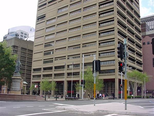Sydney CBD - Macquarie Street (10/03/2013 9:55:46 PM)