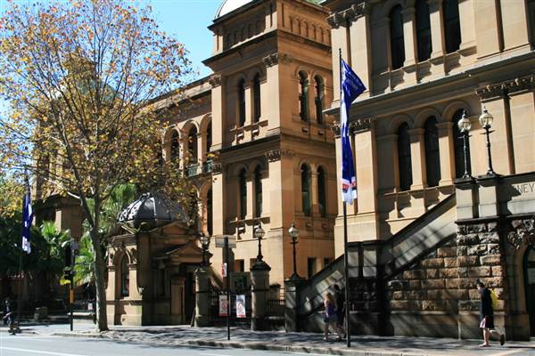 Sydney CBD - Macquarie Street (10/03/2013 9:56:03 PM)