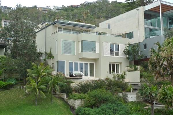 Whale Beach Mansions (11/03/2013 10:01:55 AM)