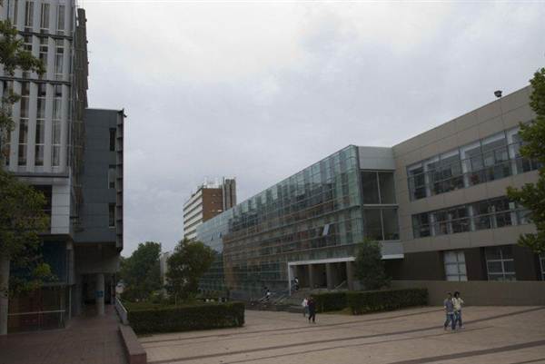 UNIVERSITY OF NSW - Brutalist (11/03/2013 11:39:20 AM)