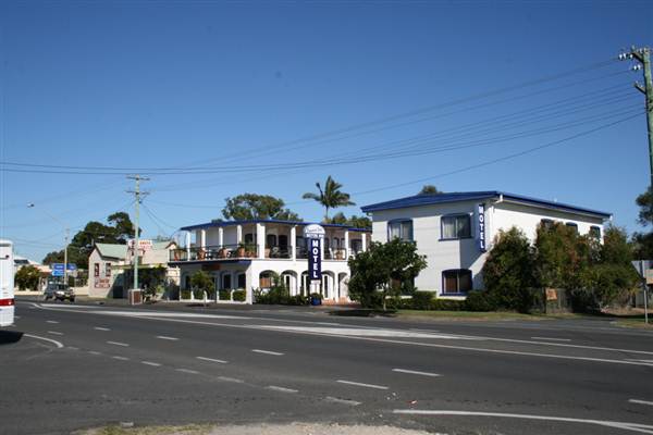 Brunswick Heads - Town/Shops (25/04/2013)