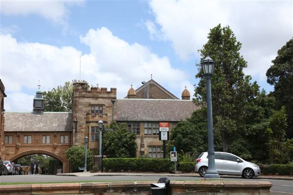 The Quadrangle Building - Sydney University (26/11/2013)