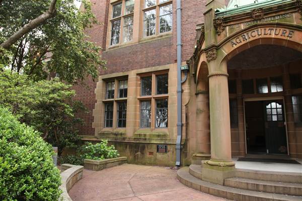 R.D. Watt Building (27/11/2013)