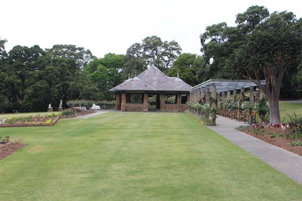Rose Garden & Pavilion - Royal Botanic Garden Sydney (24/10/2014)