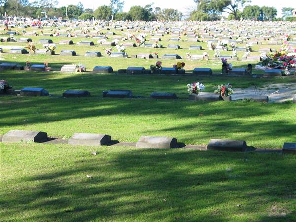 Botany Cemetery (21/08/2015 2:57:06 AM)