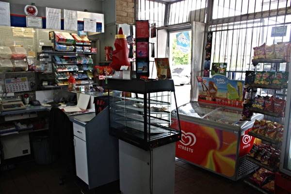 Liberty Service Station (6/02/2014 - Credits: Lisa Scope)