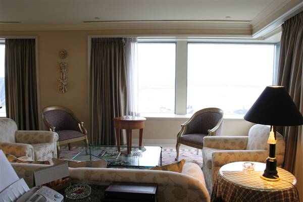 Shangri-La Hotel - Room 3511 (16/12/2006 - Credits: Lisa Scope)