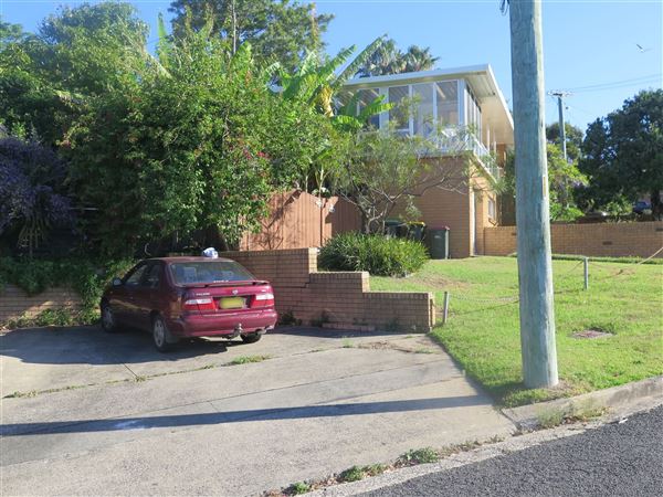 Kiama Downs neighbourhood - cul-de-sac + tennis court (7/12/2015 - Credits: Peter Hicks)