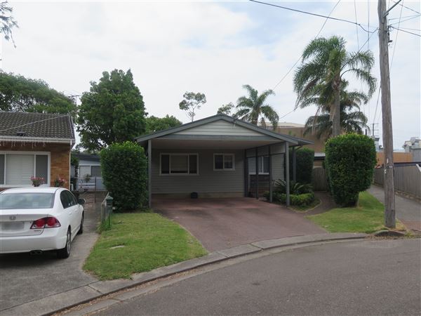 North Narrabeen neighbourhood (9/12/2015 - Credits: Peter Hicks)