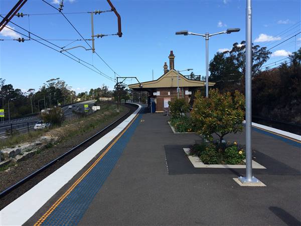 Hazelbrook Railway Station (25/10/2016)