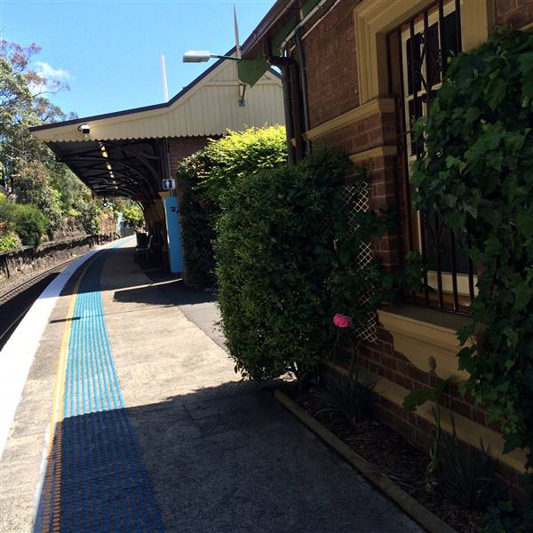 Woodford Railway Station (26/10/2016)