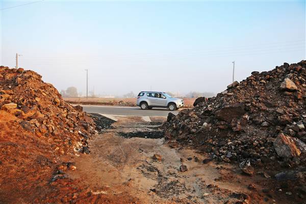 Broken Hill - ore deposit, Line of Lode Lookout and Miners Memorial (22/06/2017 - Credits: Lisa Scope)