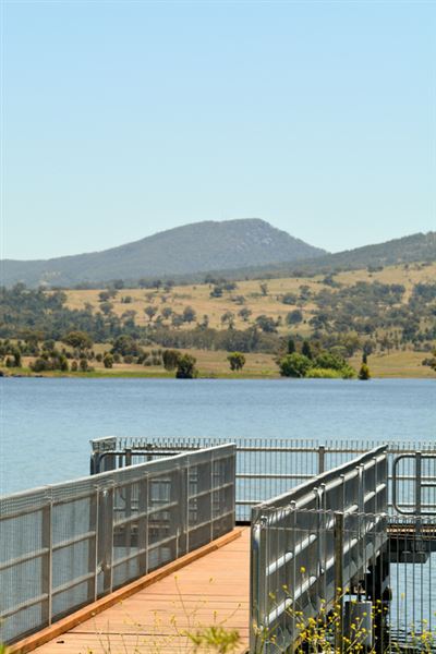 Quipolly Dam (17/05/2018 - Credits: Sally Alden (2016) ; Andrew Ballard (2018))