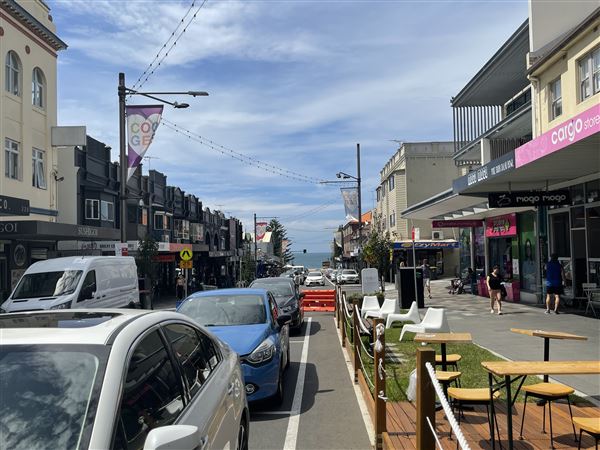 Coogee - Coogee Bay Rd - Coogee Bay Road (8/03/2021 - Credits: Cheryl Conway)