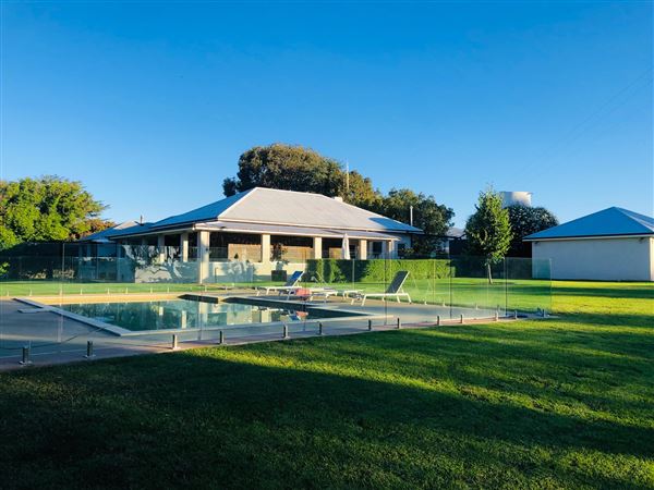 Private House & Barn - "Mountain View" (18/07/2023 - Credits: Jen Hughes)